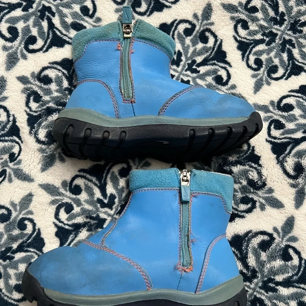Nike Hightop Toddler Boots Kids Unisex Sz 9 Winter Shoes